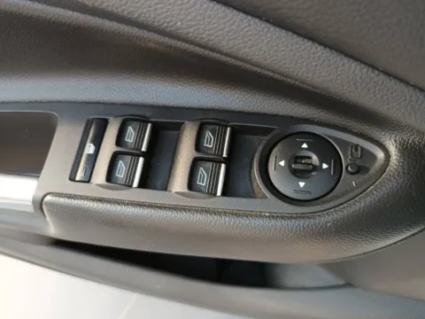 Ford Kuga 2.0 tdci Business s&s 2wd 120cv powershift my19.25 - Immagine 30