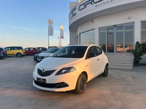 Lancia Ypsilon 1.0 firefly hybrid Platino s&s 70cv - Immagine 3