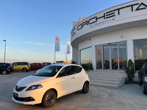 Lancia Ypsilon 1.0 firefly hybrid Platino s&s 70cv - Immagine 6