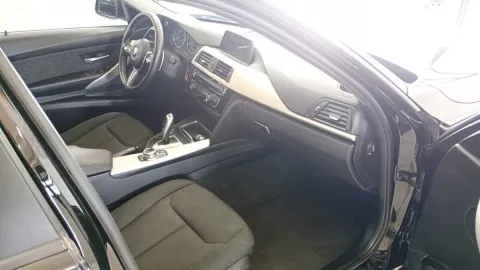 BMW 320d Touring Business Advantage auto - Immagine 4