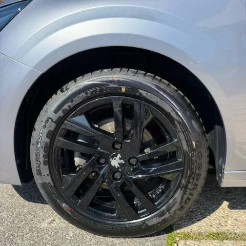 Peugeot 208 1.5 bluehdi Allure Pack s&s 100cv - Immagine 22