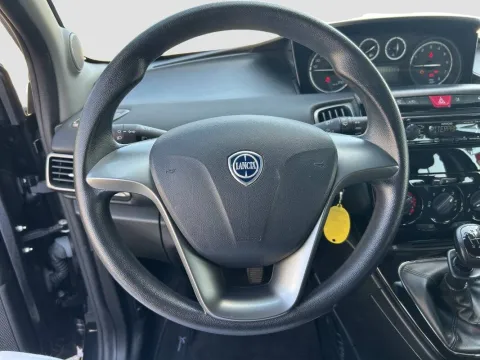 Lancia Ypsilon 1.2 8v Elefantino 69cv my14 - Immagine 10