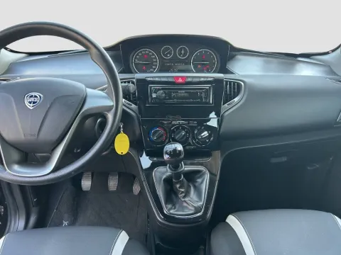 Lancia Ypsilon 1.2 8v Elefantino 69cv my14 - Immagine 14