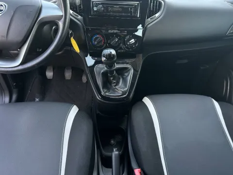 Lancia Ypsilon 1.2 8v Elefantino 69cv my14 - Immagine 15