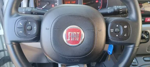 Fiat Panda 1.0 firefly hybrid City Life s&s 70cv 5p.ti - Immagine 11