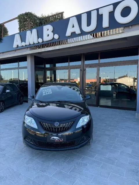 Lancia Ypsilon 1.0 firefly hybrid Oro s&s 70cv - Immagine 2