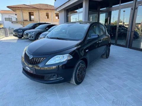 Lancia Ypsilon 1.0 firefly hybrid Oro s&s 70cv - Immagine 3