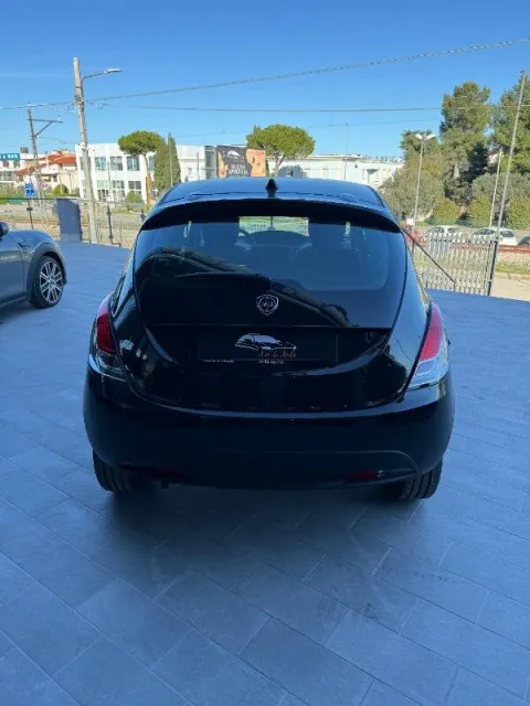 Lancia Ypsilon 1.0 firefly hybrid Oro s&s 70cv - Immagine 5