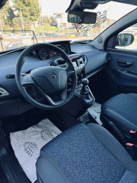 Lancia Ypsilon 1.0 firefly hybrid Oro s&s 70cv - Immagine 7