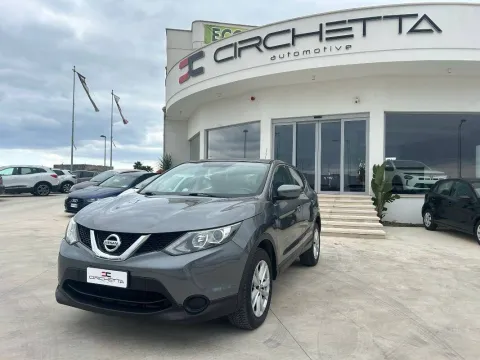 Nissan Qashqai 1.5 dci Tekna 110cv - Immagine 2