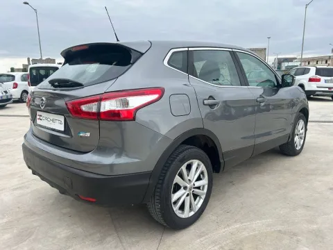 Nissan Qashqai 1.5 dci Tekna 110cv - Immagine 10