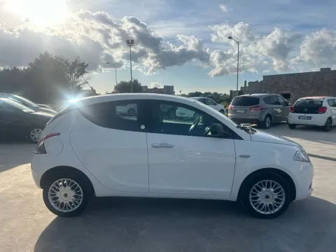 Lancia Ypsilon 1.2 Gold ecochic Gpl 69cv - Immagine 4