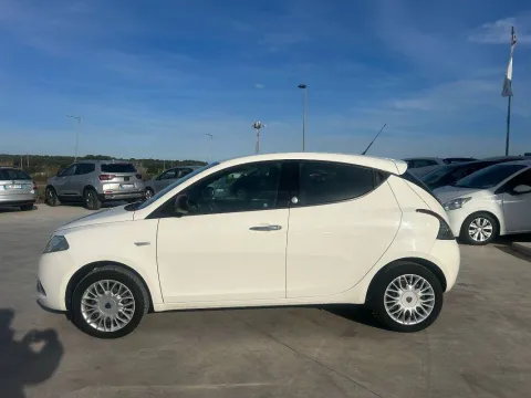 Lancia Ypsilon 1.2 Gold ecochic Gpl 69cv - Immagine 5