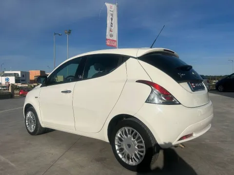 Lancia Ypsilon 1.2 Gold ecochic Gpl 69cv - Immagine 6