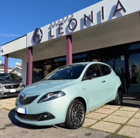 Lancia Ypsilon 1.0 firefly hybrid Gold Plus s&s 70cv 5p.ti - Immagine 3
