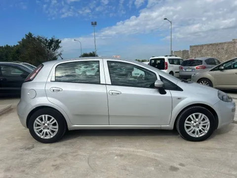 Fiat Punto 5p 1.3 mjt II 16v Lounge 75cv E5+ - Immagine 7