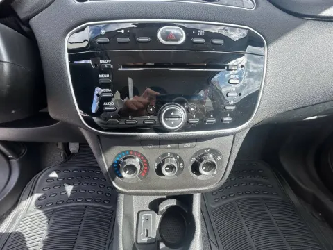 Fiat Punto 5p 1.3 mjt II 16v Lounge 75cv E5+ - Immagine 14