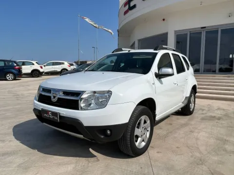 Dacia Duster 1.6 Laureate Gpl 4x2 110cv - Immagine 2