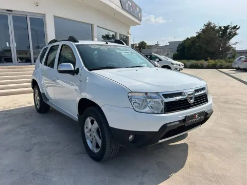 Dacia Duster 1.6 Laureate Gpl 4x2 110cv - Immagine 4