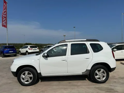 Dacia Duster 1.6 Laureate Gpl 4x2 110cv - Immagine 6