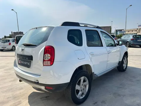 Dacia Duster 1.6 Laureate Gpl 4x2 110cv - Immagine 9