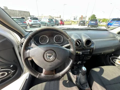 Dacia Duster 1.6 Laureate Gpl 4x2 110cv - Immagine 15