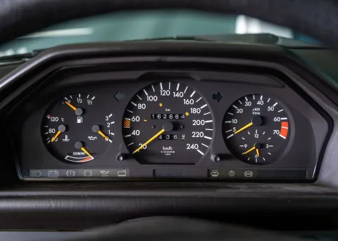 Mercedes E Coupe 300 CE - Immagine 16