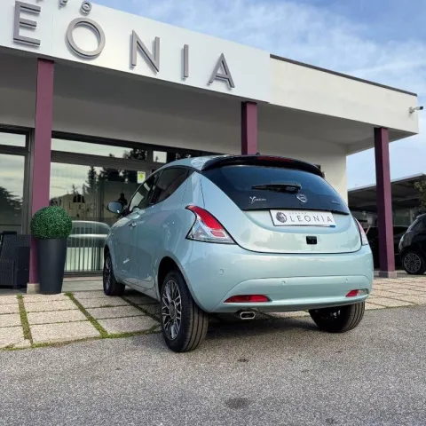 Lancia Ypsilon 1.0 firefly hybrid Gold Plus s&s 70cv 5p.ti - Immagine 4