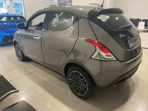 Lancia Ypsilon 1.0 firefly hybrid Gold s&s 70cv 5p.ti - Immagine 3