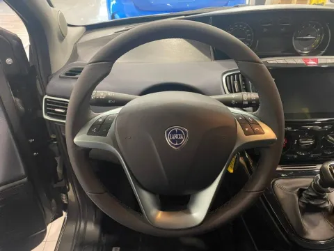 Lancia Ypsilon 1.0 firefly hybrid Gold s&s 70cv 5p.ti - Immagine 11