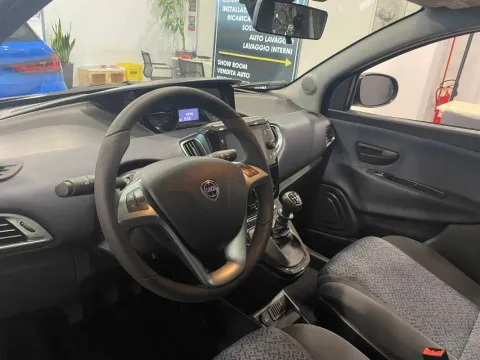 Lancia Ypsilon 1.0 firefly hybrid Gold s&s 70cv 5p.ti - Immagine 13
