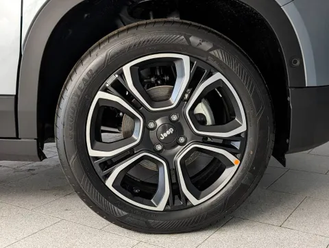 Jeep Avenger 1.2 turbo Summit fwd 100cv - Immagine 3