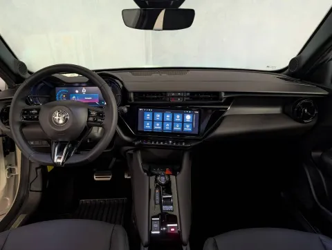Alfa Romeo Junior 1.2 ibrida Speciale 145cv edct6 - Immagine 6