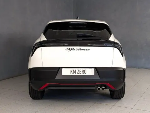 Alfa Romeo Junior 1.2 ibrida Speciale 145cv edct6 - Immagine 13