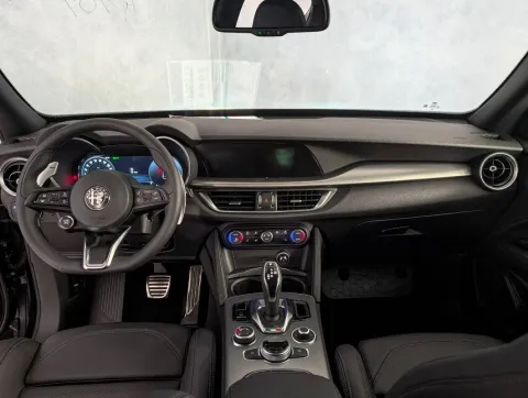 Alfa Romeo Stelvio 2.2 t Veloce Q4 210cv auto - Immagine 9