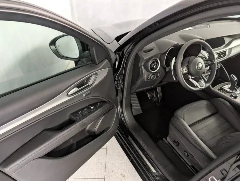 Alfa Romeo Stelvio 2.2 t Veloce Q4 210cv auto - Immagine 15
