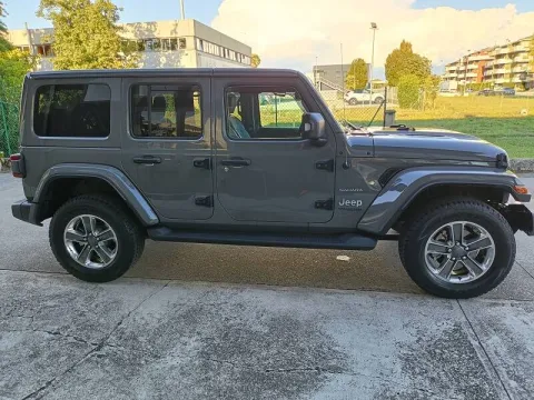 Jeep Wrangler Unlimited 2.2 mjt II Sahara auto - Immagine 4
