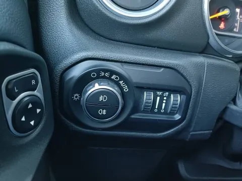 Jeep Wrangler Unlimited 2.2 mjt II Sahara auto - Immagine 10