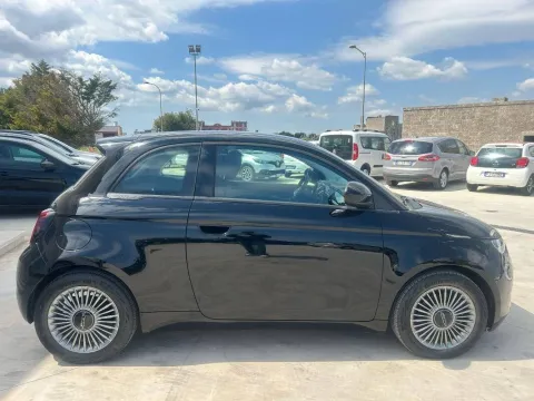 Fiat 500e 42 kWh Icon + - Immagine 5