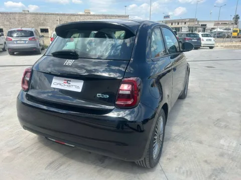 Fiat 500e 42 kWh Icon + - Immagine 9