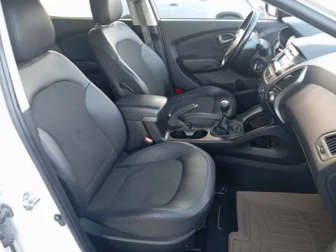 Hyundai ix35 1.7 crdi Comfort 2wd FL - Immagine 12
