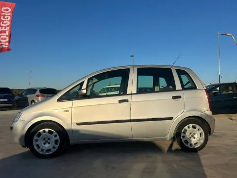 Fiat Idea 1.3 mjt 16v Black Star - Immagine 7