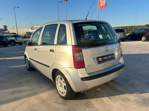 Fiat Idea 1.3 mjt 16v Black Star - Immagine 9