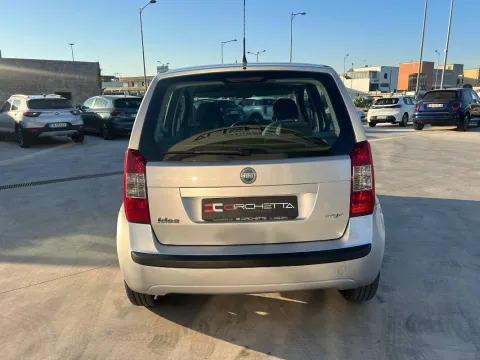 Fiat Idea 1.3 mjt 16v Black Star - Immagine 10