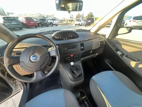 Fiat Idea 1.3 mjt 16v Black Star - Immagine 16