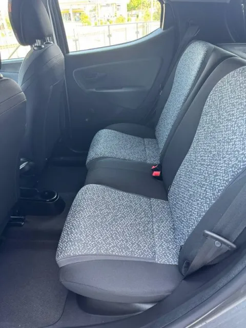 Lancia Ypsilon 1.0 firefly hybrid Silver s&s 70cv - Immagine 8