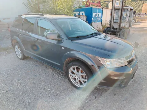 Fiat Freemont 2.0 mjt 16v Urban 4x4 170cv auto - Immagine 2