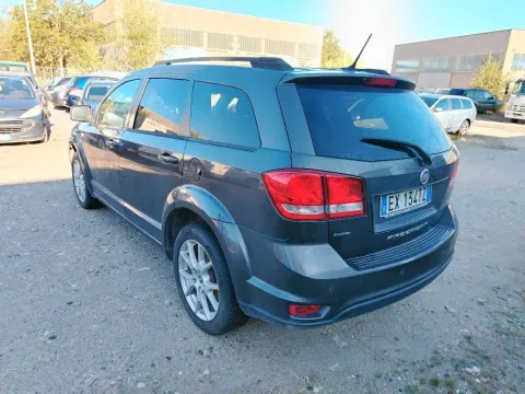 Fiat Freemont 2.0 mjt 16v Urban 4x4 170cv auto - Immagine 4