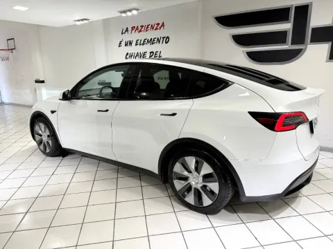 Tesla Model Y Single Motor rwd - Immagine 4