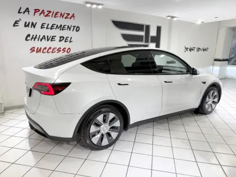 Tesla Model Y Single Motor rwd - Immagine 8